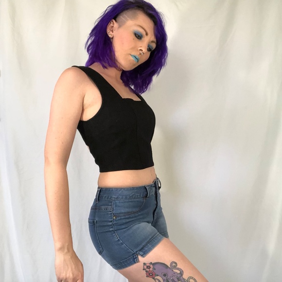 * Pin up Girl * Black summer Crop Top * NEW - Picture 2 of 8